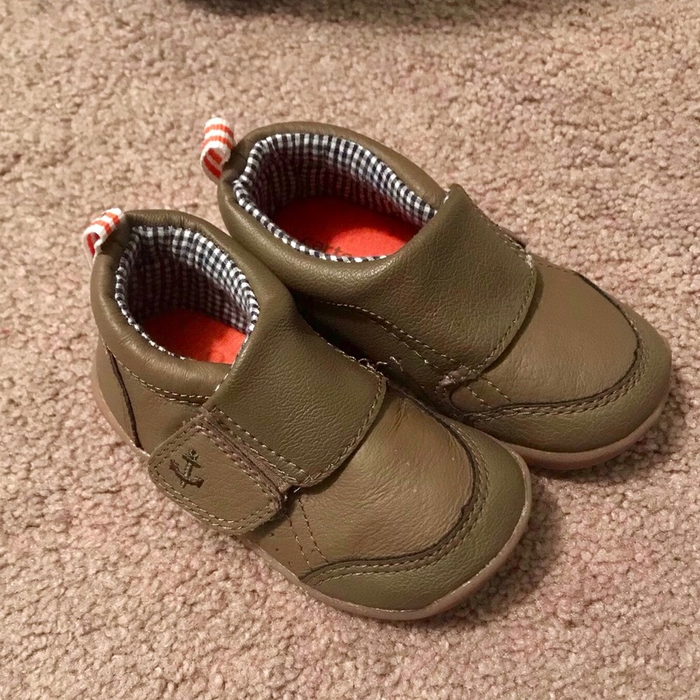Carter’s baby shoes size 5.5